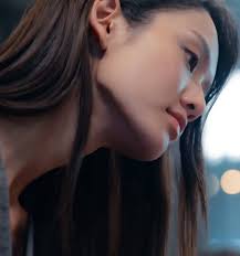 Yo creo y pienso que la mandíbula de Lookmhee debería tener su propio  fandom, y también debería considerarse patrimonio cultural de Tailandia. 😌