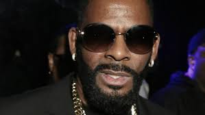 Kellys tochter ihr schweigen und sprach zum ersten mal über den skandal drei tage lang brauchte joann kelly nach eigenen angaben, um ihr sehr langes und emotionales. Missbrauch In Zehn Fallen R Kelly Pladiert Auf Nicht Schuldig N Tv De
