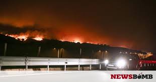 Άνιση μάχη με τις φόγες δίνουν για μια ακόμα νύχτα οι άνδρες της πυροσβεστικής χωρίς μάλιστα την βοήθεια από αέρος. Z4vdde1gadzfnm