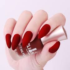 Thinking of switching to a matte nail look for spring? Red Nails Matt Novocom Top