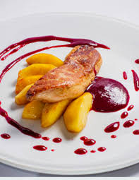 Foie Gras Poele A La Mangue Fraiche Pour Une Entree Exotique Et Raffinee Noel 5 Recettes De Fetes A Base De Foie Gras Recette Foie Gras Poele Creme De Betterave