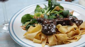 Spitzenkoch Bjorn Freitag Hat Sich Etwas Ganz Besonderes Uberlegt Es Gibt Sauerbraten Rheinischer Art Als Geschnetze Geschnetzeltes Happchen Kochen Und Backen