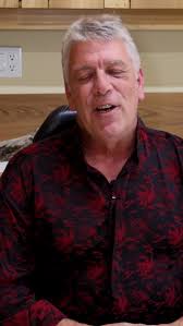 🎨 Meet Isobel Gibson! A lifelong artist, Isobel grew up in Ottawa and  later moved to BC, where she dedicated years to supporting the arts. After  retiring to Sechelt in 1997, she