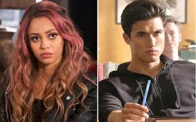 Vanessa morgan mziray (born march 23, 1992), known professionally as vanessa morgan, is a canadian actress. Vanessa Morgan E Charles Melton Estarao Na Terceira Temporada De Riverdale Todateen