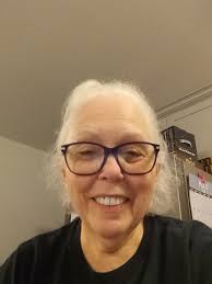 Hello, thank you for welcoming me to the group :) I wanted to share a  recent portrait I did, hopefully you enjoy!