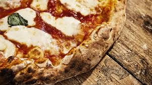 La farina pizza special napoletana di molini spigadoro si ottiene da una selezione di farine di frumento tenero solo da grano decorticato. Ricetta Pizza Napoletana Il Giornale Del Cibo