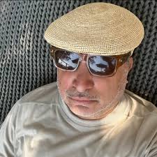 Junior Vasquez updated his profile picture.