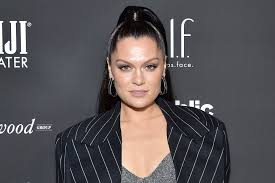 Jessica ellen cornish on march 27, 1988 in chadwell heath, essex, england) is an english singer and songwriter. Jessie J Gave Herself A Salon Worthy Haircut At Home