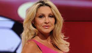 Paola ferrari, all'anagrafe paola francesca ferrari, è una giornalista sportiva di 60 anni nata a milano. Paola Ferrari Eta Altezza Peso Marito Figli Caffeina Magazine