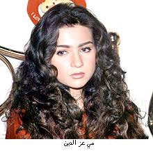 كانت فيفي طالبت جمهورها بضرورة الدعاء لها للخروج من محنة مرضها. Ù…ÙŠ Ø¹Ø² Ø§Ù„Ø¯ÙŠÙ† ØªØ¬Ø³Ø¯ Ø¯ÙˆØ± Ø§Ø¨Ù†Ø© ÙÙŠÙÙŠ Ø¹Ø¨Ø¯Ù‡ ÙÙŠ Ø§Ù„Ø­Ù‚ÙŠÙ‚Ø© ÙˆØ§Ù„Ø³Ø±Ø§Ø¨
