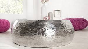 Retrouvez notre sélection de tables basses à des prix exceptionnels, disponibles en plusieurs styles au centre de la pièce, votre table basse design donne le ton. Table Basse De Salon Style Oriental Ronde En Metal Azaria Gdegdesign