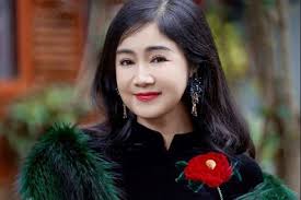 U60 với nhan sắc bất chấp thời gian của NSND Thu Hà