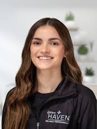 Ashley Ehlers's Instagram, Twitter & Facebook