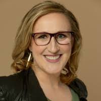 Ellen Graham's Instagram, Twitter & Facebook