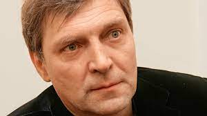 He also engaged in criticism of religion. Nevzorov Pozhalovalsya Na Donos Emu Prigrozili Delom