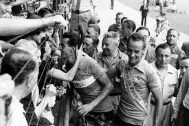 The Tour De France In Noir Et Blanc Cycling Pictures Vintage Cycles Parc Des Princes