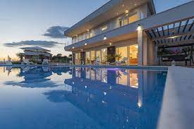 Wer einen individuellen urlaub in kroatien verbringen möchte, mietet sich am besten eine ferienwohnung oder ein ferienhaus. Tipps Um Ein Gunstiges Ferienhaus Mit Pool In Kroatien Zu Mieten