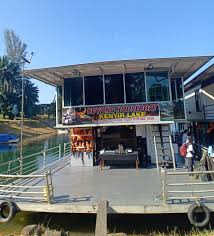 Posted by a`miey posted on 2:17 pg. Dari Jari Jari Halusku Buyong Houseboat Tasik Kenyir