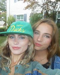 KAPPADUO Love letter from @cecicroninnn to @fiona_b_ryan ⭐️🧚‍♂️🗝️ “Fiona  and I met freshman fall term and have honestly been inseparable since. We  used to have sleepovers in my twin dorm bed and