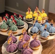 Rozhe Cake On Instagram Beautiful Credit Artist Ma Confeitaria Princess Cupcake Toppers Princess Cupcakes Custom Cupcake Toppers