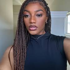 Have you tried our Vanilla Matcha Latte yet? If you're curious, here's the  breakdown: We combine 100% organic matcha green tea with vanilla syrup and  your choice of milk—served hot or over