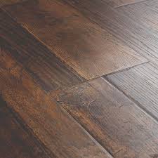 Pergo Outlast Somerton Auburn Hickory 10mm Thick X 7 1 2 In Wide X 47 1 4 In Length Laminat Vinyl Laminate Flooring Wood Floors Wide Plank Laminate Flooring