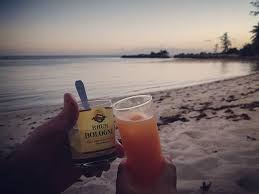 Planteur Sans Paille Et Ti Punch Rhum Bologne La Base D Un Apero Reussi En Guadeloupe Le Tout En Bord De Mer Au Coucher Du Soleil Que Demander De Plus