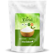 La xilosa se obtiene comercialmente por hidrólisis de la hemicelulosa de la madera de abedul. Adocante Xilitol Viva Salute 1 Kg Sem Sabor Netshoes