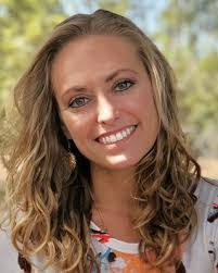 Julie Leininger's Instagram, Twitter & Facebook