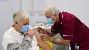 You decide whether you want to be vaccinated by pfizer or j&j? J J Says Vaccine Effective Against Covid Though Weaker Against South Africa Variant