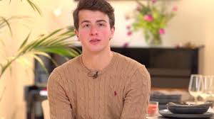 Artischocke mit vinaigrette, selbstgebackenes ciabatta mit salsa roja Sendung Verpasst Das Perfekte Dinner Wer Ist Der Profi Tag 4 Neal Auf Vox