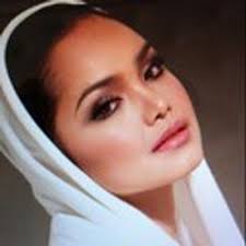 Two documentarians exploring the world of online sexual abuse of children succeed in turning an experiment into an act of social intervention. Siti Nurhaliza Siti Nur11 Twitter