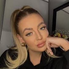 Ava Duncan's Instagram, Twitter & Facebook