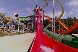 Az orwa maganszallas es apartmanok egy csaladivallalkozas zalakaroson. Ket Labara Es Egyik Karjara Lebenult A Zalakarosi Csuszdaparkban Egy Ferfi