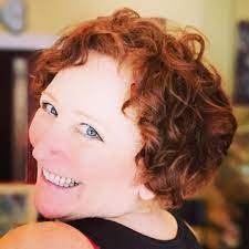 Short Curly Hair 2020 With Ginger Wedge Curly Hair Styles Medium Curly Hair Styles Curly Girl Hairstyles