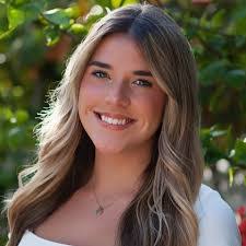 Cynthia Manzo's Instagram, Twitter & Facebook