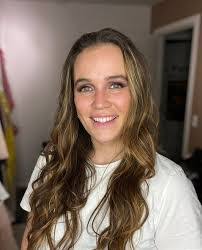 Hope Schwartz's Instagram, Twitter & Facebook