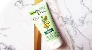 Que Vaut Le Baume Multi Usages De Garnier Bio Beurre De Karite Bio Baume Visage Sec