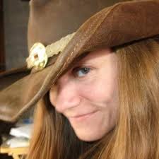 Raven MacLean (@RavenMacLean2)