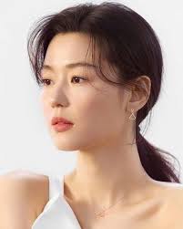 At 38 years old, lee dong wook is still one of korea's hottest actors with acting projects both left and right. Son Yejin Is Only Third Japanese Internet Vote Popular Korean Actress Over 30 Years Old The Champion Goddess Is The Secretary Ettoday Xingguang Cloud Ettoday News Cloud Archyde