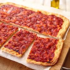 In teglia, alta, morbidissima, soffice e da leccarsi i baffi! Pizza Rossa Del Forno Fatto In Casa Da Benedetta Ricette Ricette Di Cucina Idee Alimentari Sane