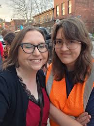 Wyoming Beekeeper's Pollen Allergy Struggles with Bee Check