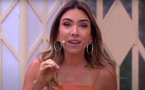 Patricia abravanel faria (born october 4, 1977), is a brazilian host, producer and businesswoman. Patricia Abravanel Stumbles And Falls On Vem Pra Ca This Is Dangerous Entertainment Prime Time Zone