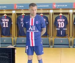 Si rien n'a été officialisé, le maillot du psg a fuité sur les réseaux sociaux cette semaine. Psg Tous Les Maillots De Foot Du Paris Saint Germain 2021 2022
