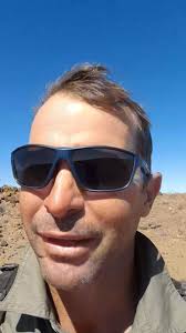 "Worship"Hom op alle maniere nie net deur musiek nie.