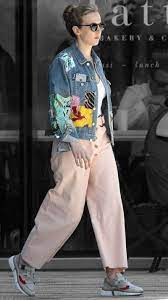 20:11, thu, jun 3, 2021 | updated: Jodie Comer In Boston Massachusetts On Tuesday 30 07 19 Veronicatasmania Celebrity Street Style Jodie Comer Street Style Jodie Comer Style