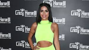 Larissa, who hilariously nicknamed colt coltee, had high expectations for her life in america from the jump, intentions which ultimately caused tension in. Fur Kylie Jenner Look Tv Star Zahlte 60 000 Euro Fur Ops Promiflash De