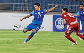 Watch on as indian football icon sunil chhetri attempts to show a number of manchester united stars the incredible support their club has in his home country. Comparisons As A Player Between Messi Ronaldo And Chhetri Is Utter Nonsense Sunil Chhetri Telegraph India