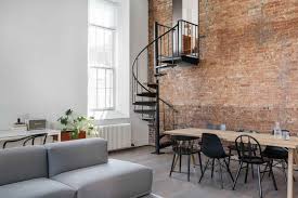 Desain ruang tamu batu bata. Desain Interior Apartemen Minimalis Dengan Sentuhan Natural Kayu Dan Batu Bata Arsitag