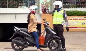Lembaga sosial merupakan wadah/tempat dari. Pengendalian Sosial Pengertian Sifat Metode Dan Cara Pengendaliannya Fakhrudin Sujarwo